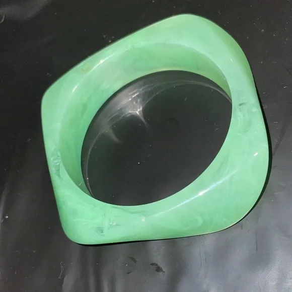 Free People Green Maritimes Bangle bracelet NEW - Picture 2 of 4